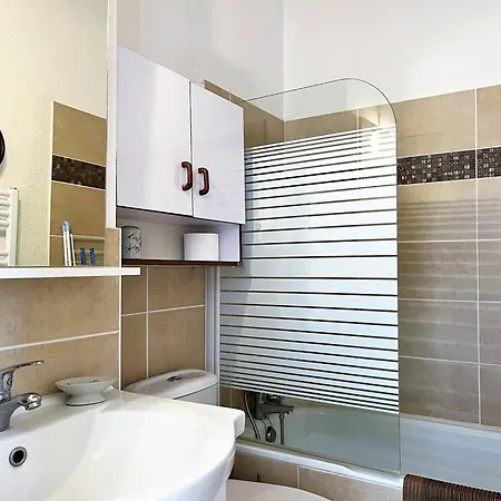 Apartment Charmant T2 Avec Terrasse, Piscine Et Parking - 4 Couchages - - Fr-1-251-524 *